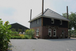 Гостиница Bed and Breakfast De Volkelse Hooiberg  Букел